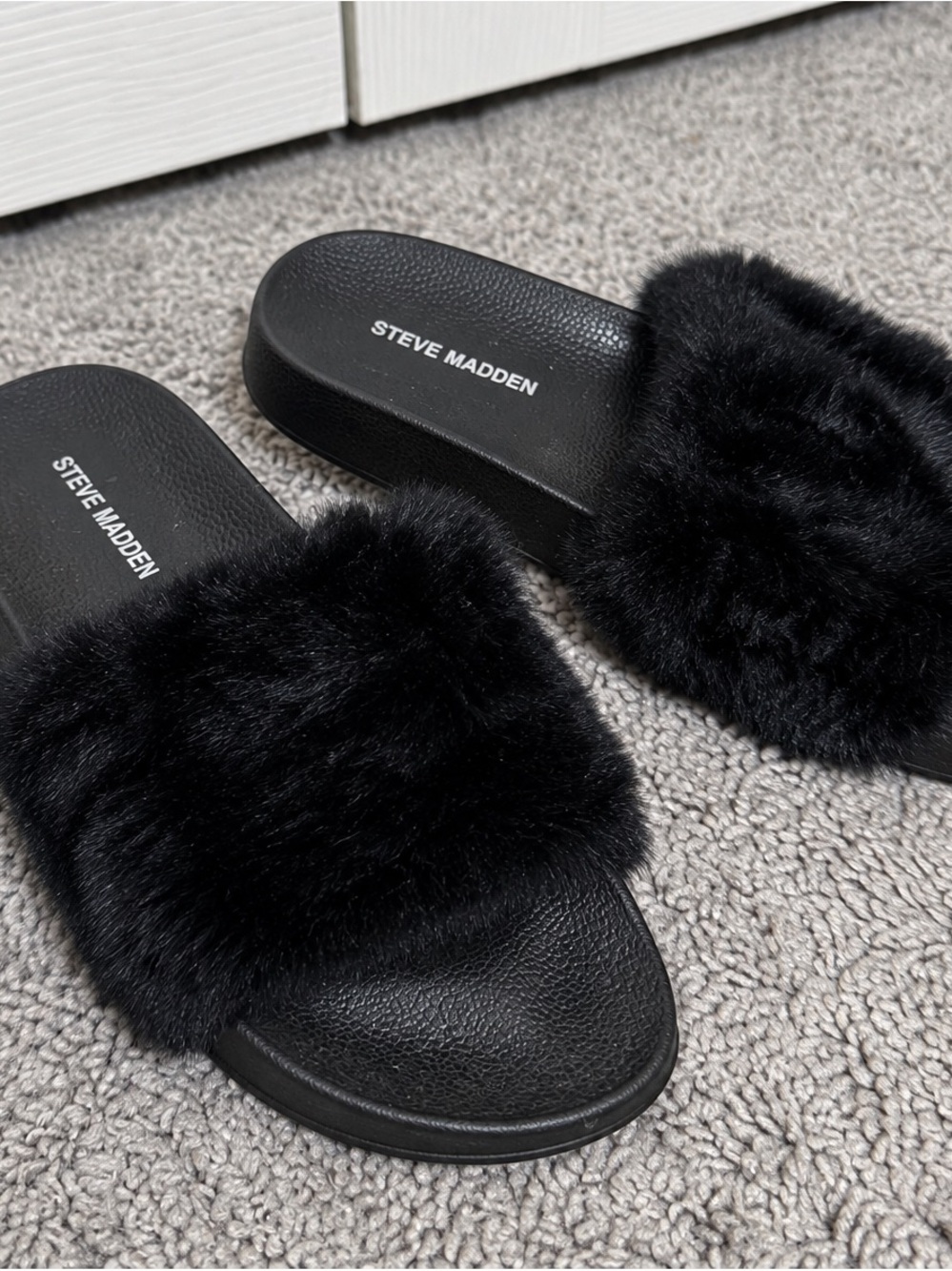 Steve Madden Black Faux Fur Slide Slippers